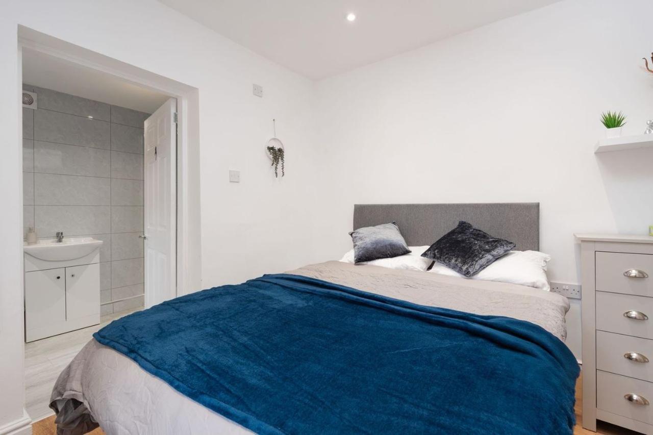 Apartment Supersized 5 Bedroom Ensuite Free Parking By Hinkley Homes Liverpool
