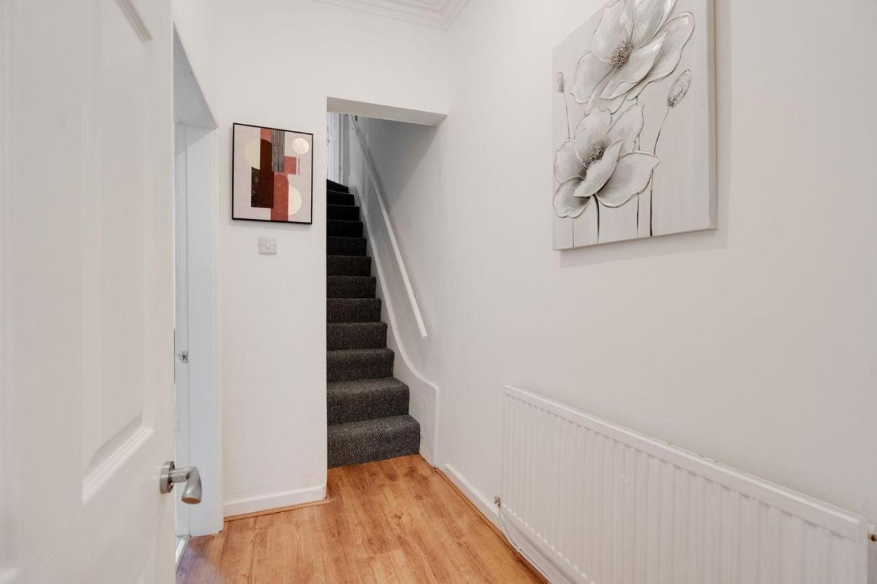Apartment Supersized 5 Bedroom Ensuite Free Parking By Hinkley Homes *