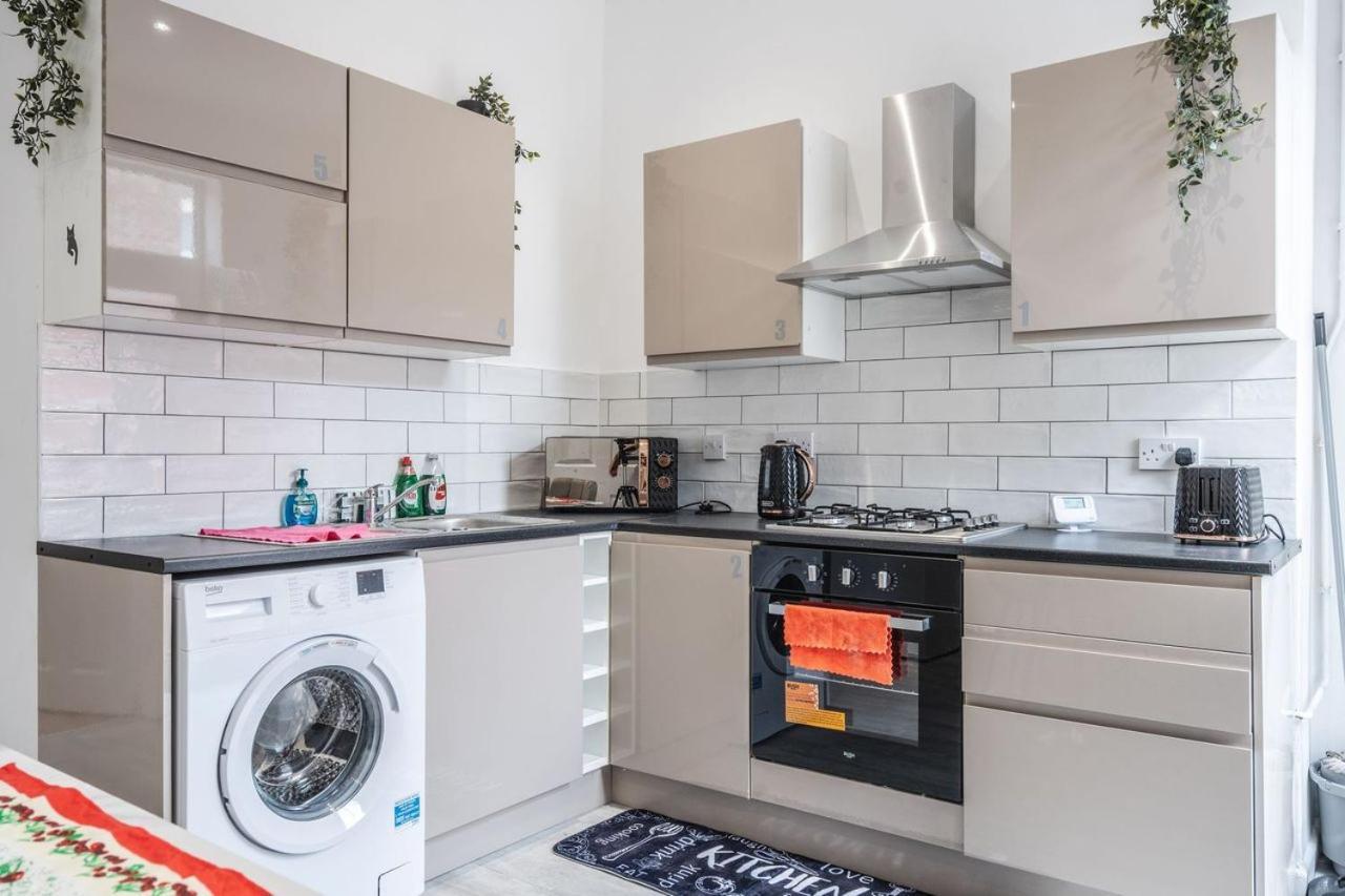 Apartment Supersized 5 Bedroom Ensuite Free Parking By Hinkley Homes Liverpool